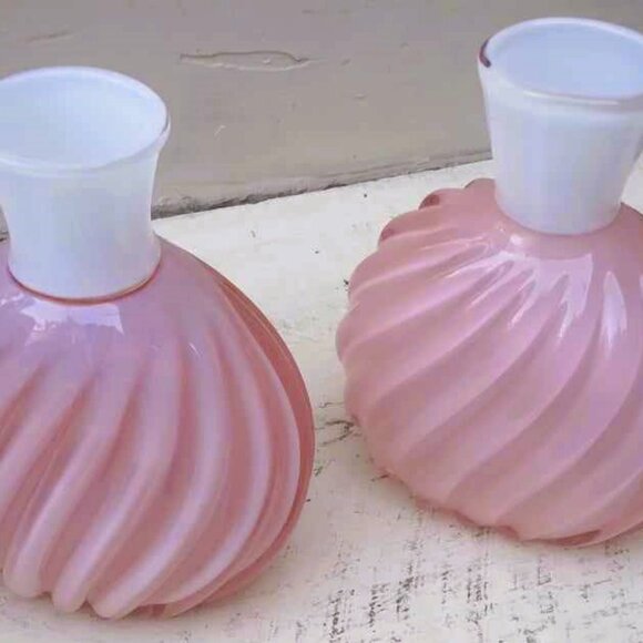 2 Larry Laslo for Mikasa Pink Ribbed Opal White topped Art Glass Vases - Picture 10 of 11